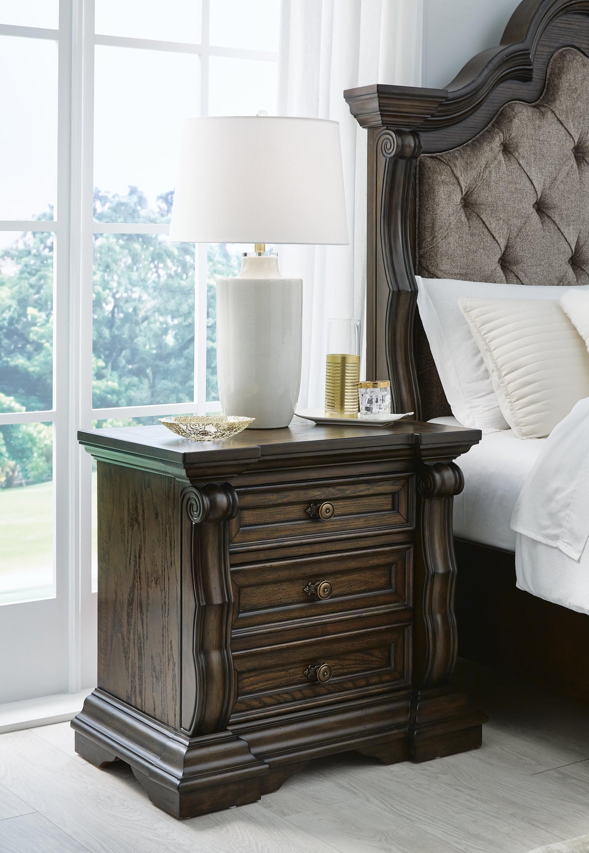 Maylee Upholstered Bed Set - California King, 2 Nightstands