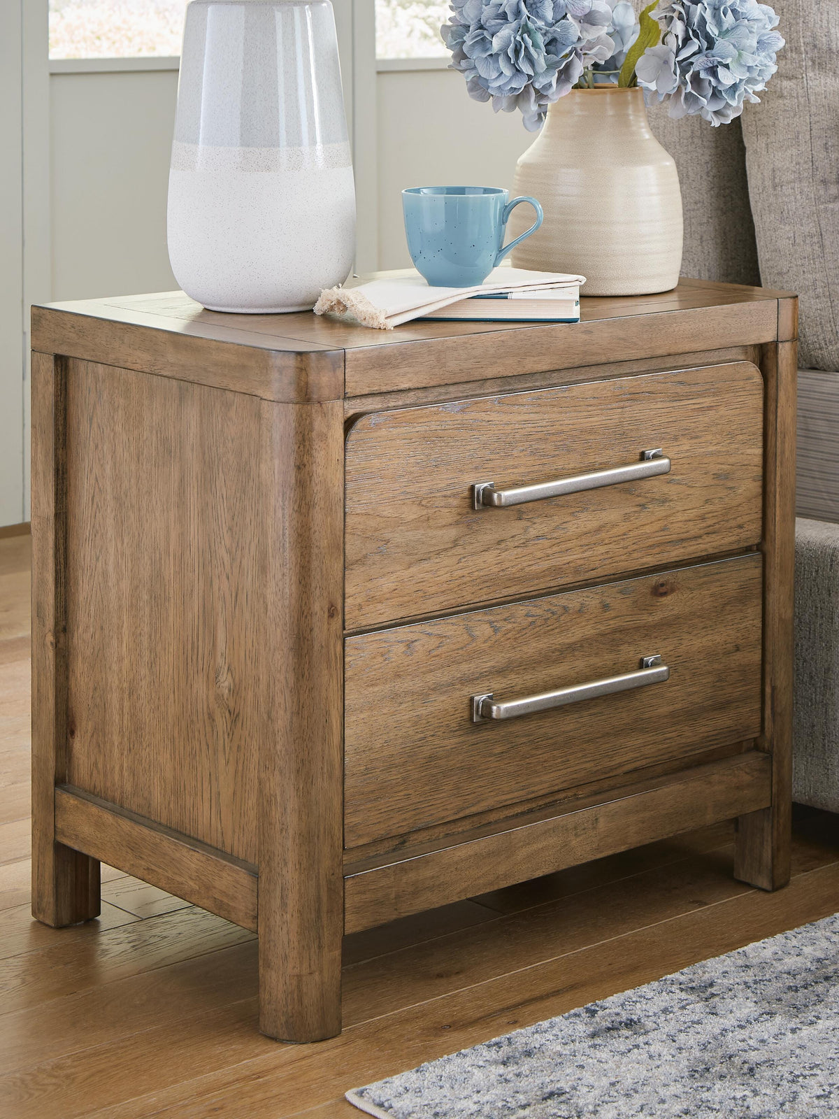 Cabalynn King Upholstered Bed and 2 Nightstands