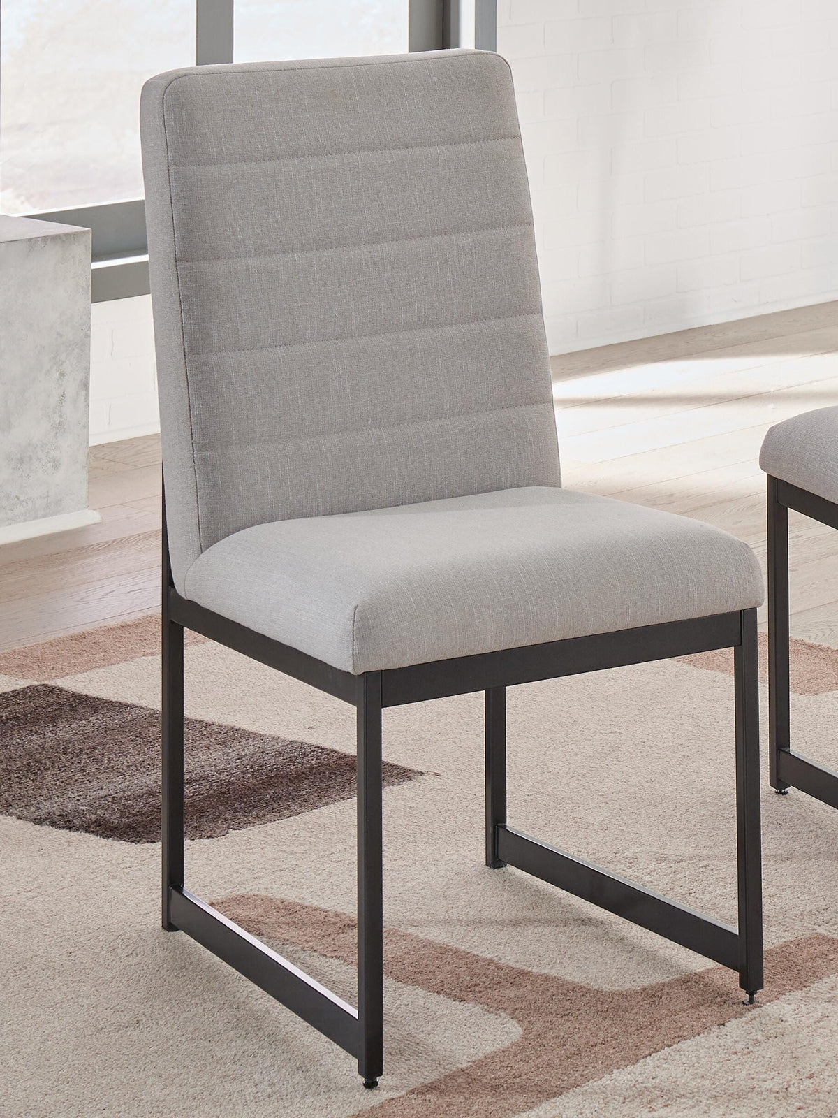 Tomtyn Extension Dining Table and 6 Chairs
