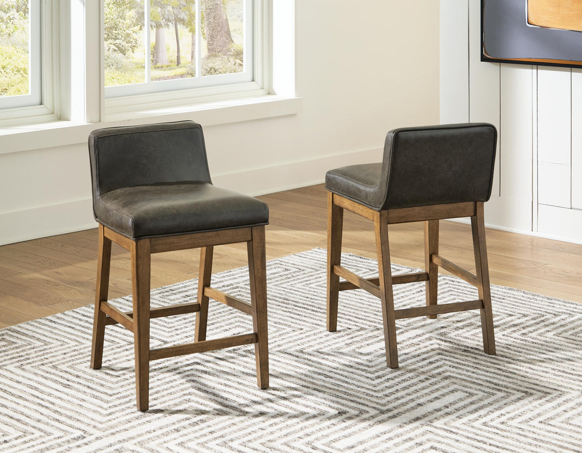 Cabalynn Counter Height Dining Table and 6 Barstools