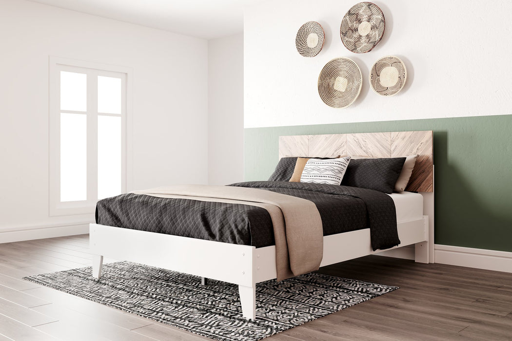 Piperton Panel Bed