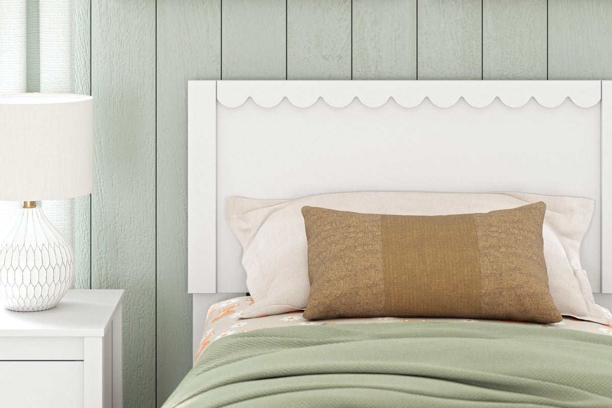 Hallityn Panel Platform Bed - Twin