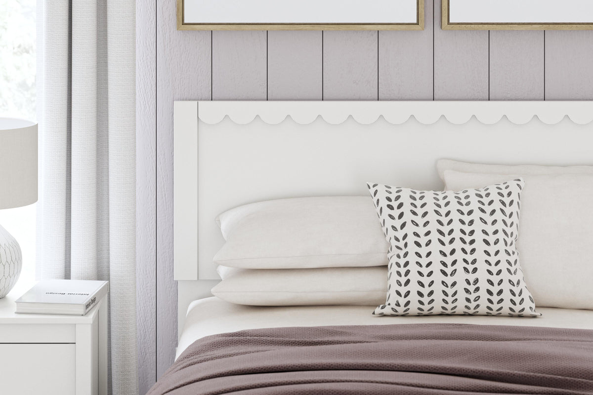 Hallityn Twin Panel Platform Bed