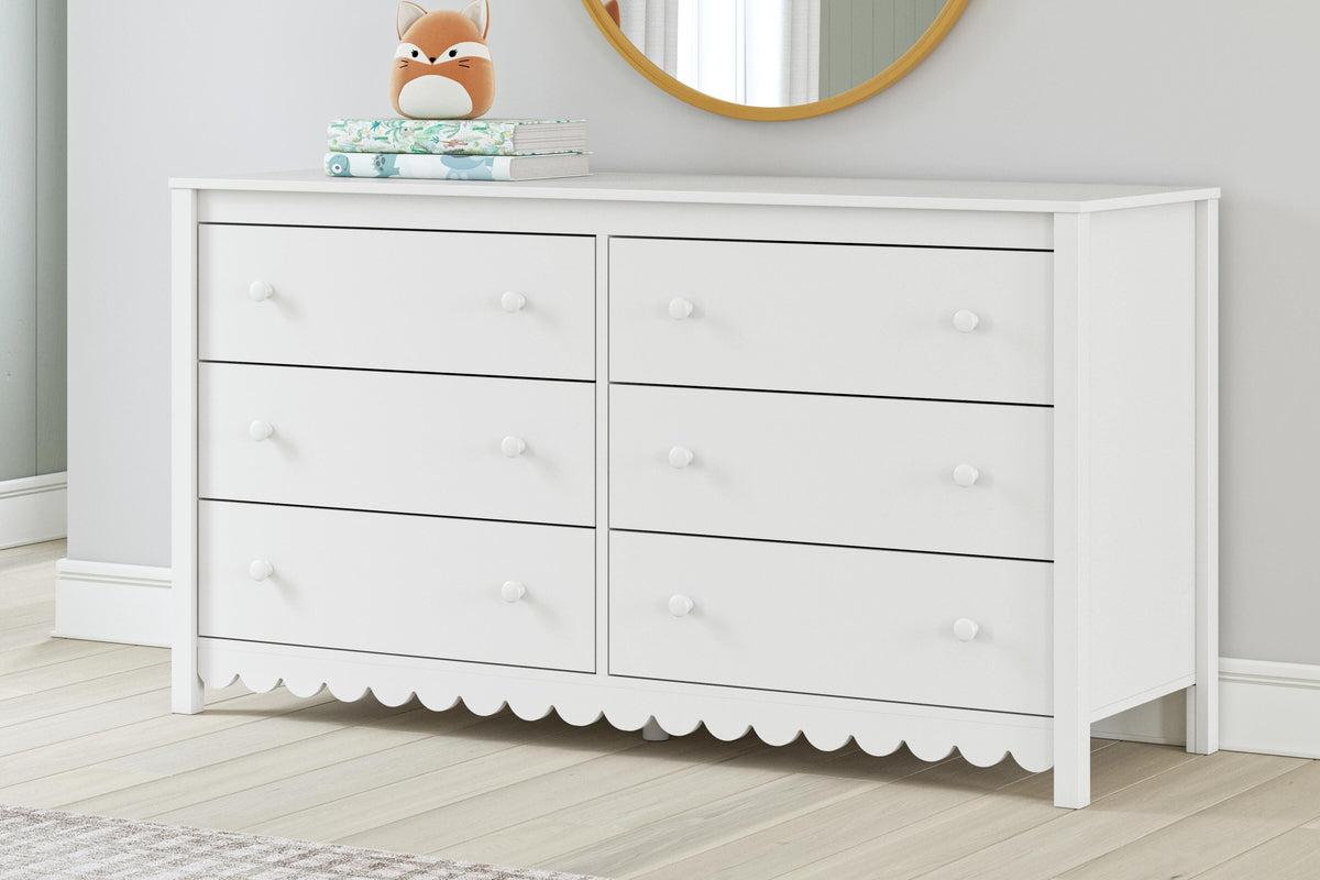 Hallityn Full Platform Bed, Dresser and Nightstand