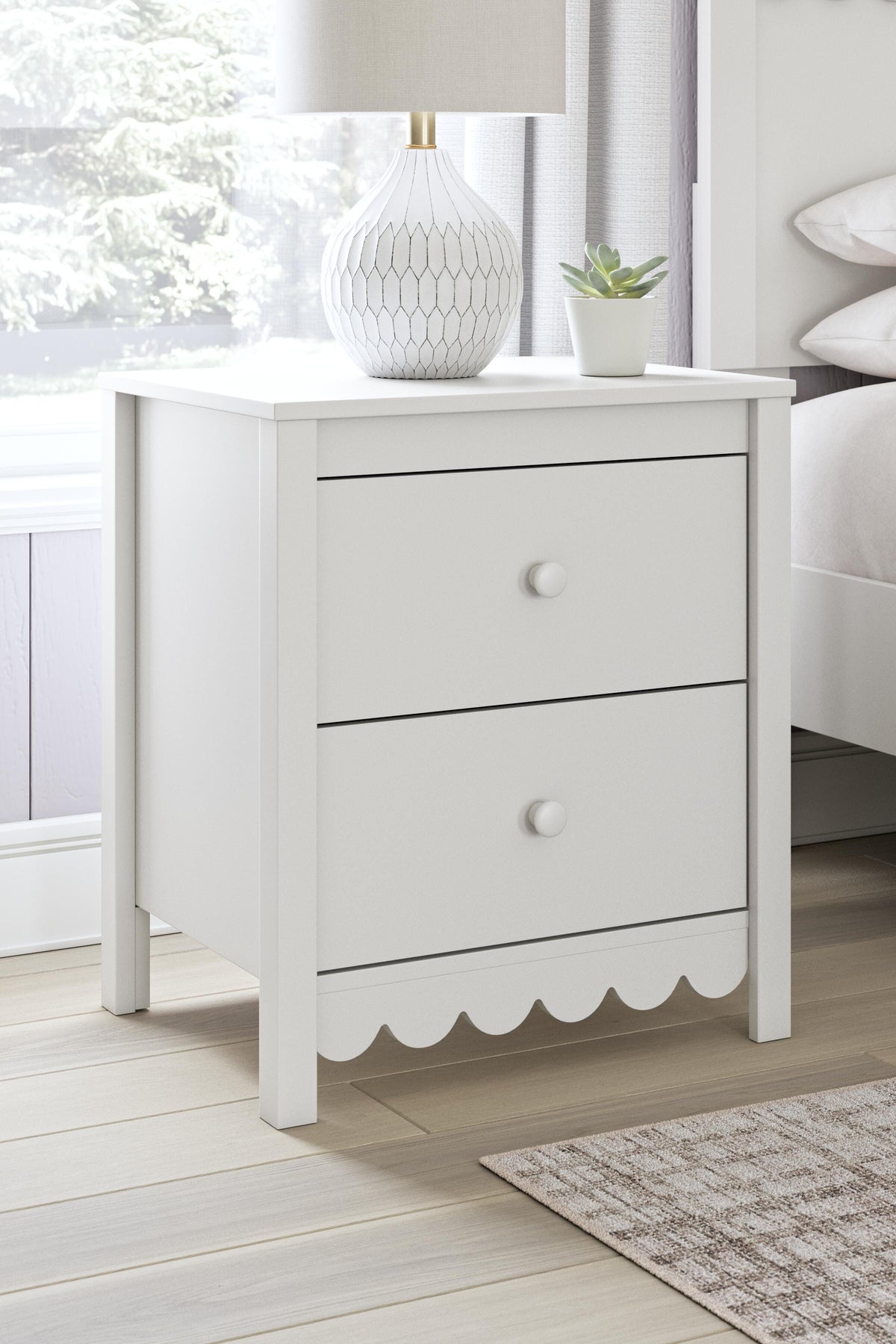Hallityn Full Platform Bed, Dresser and Nightstand