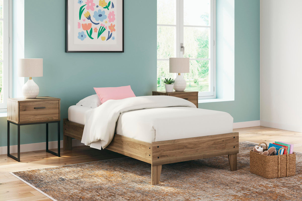 Deanlow Queen Platform Bed