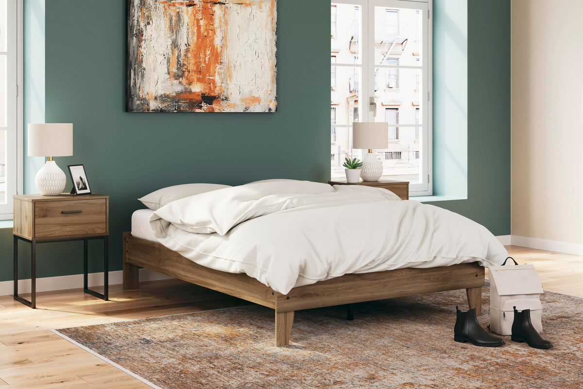 Deanlow Queen Platform Bed