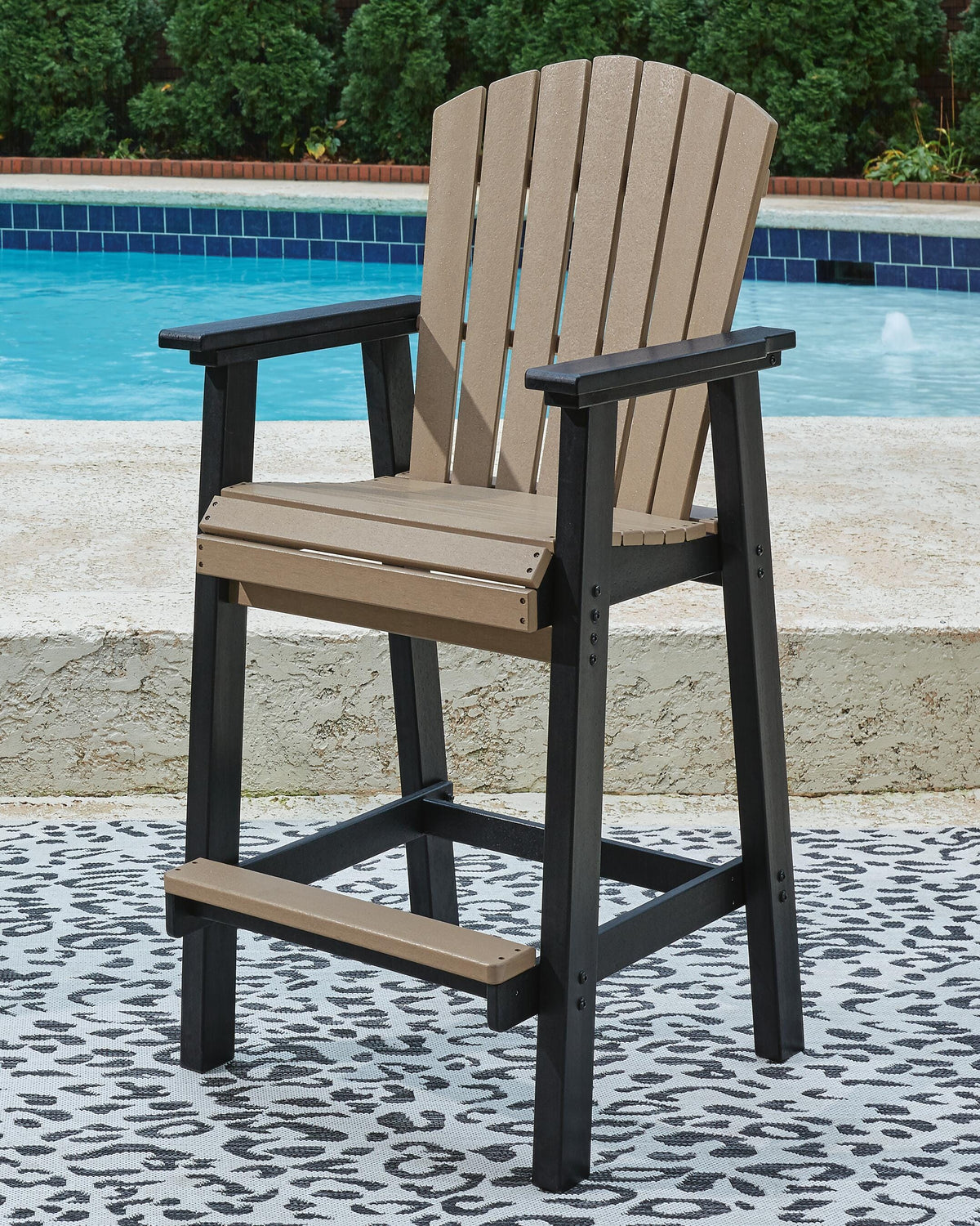Fairen Trail Outdoor Counter Height Dining Table with 2 Barstools