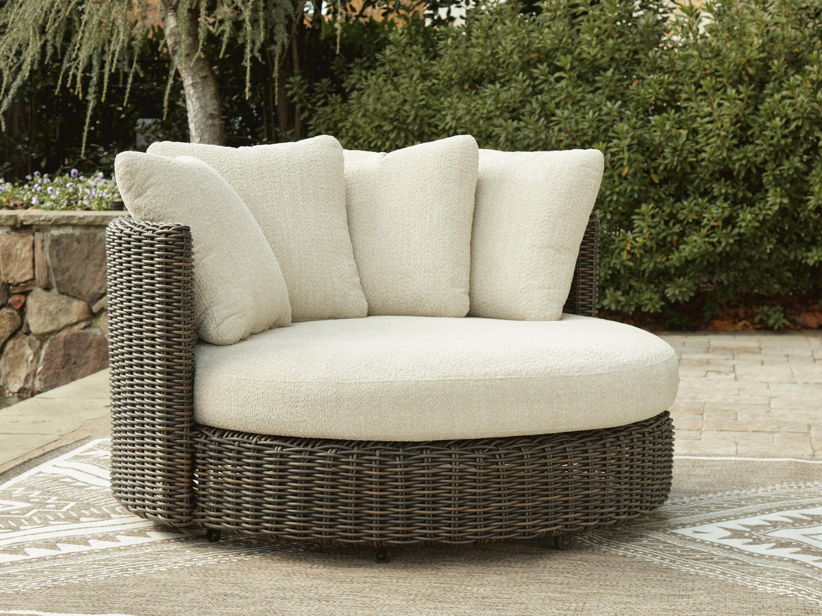 Kimora Swivel Lounge Chair w/Cushion Nuvella®