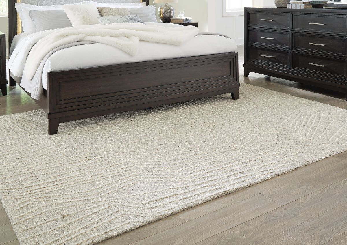 Varahill Medium Rug - 8' x 10'