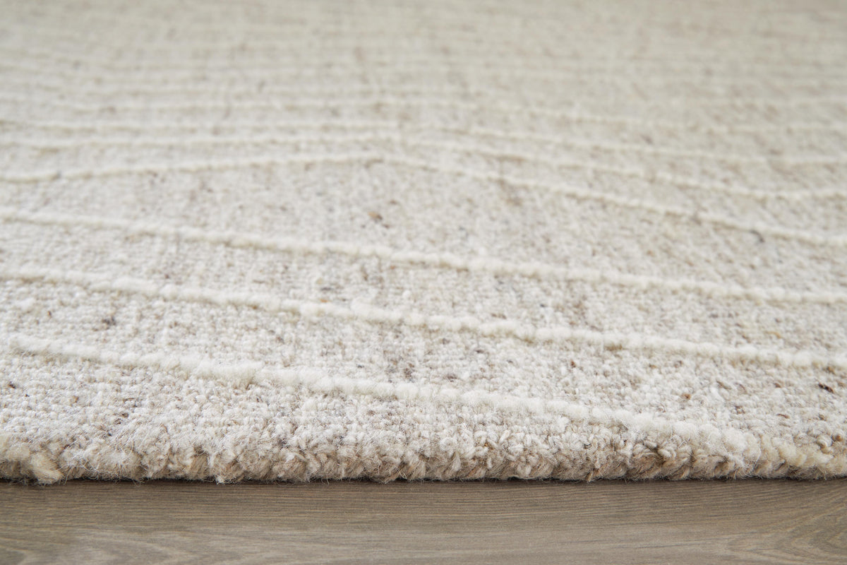 Varahill Medium Rug - 8' x 10'