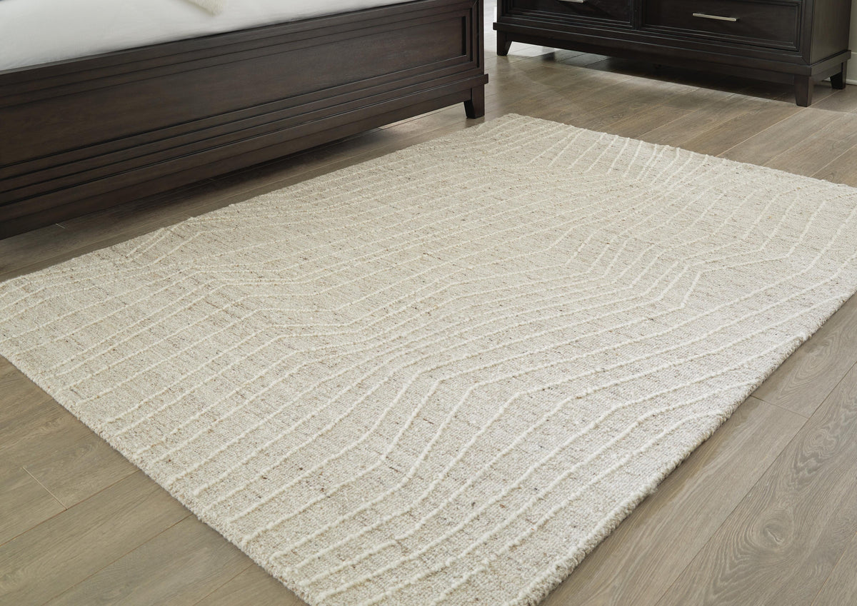 Varahill Medium Rug - 5' x 7'