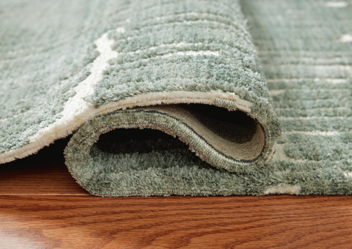 Cayworth Medium Rug - 8' x 10'