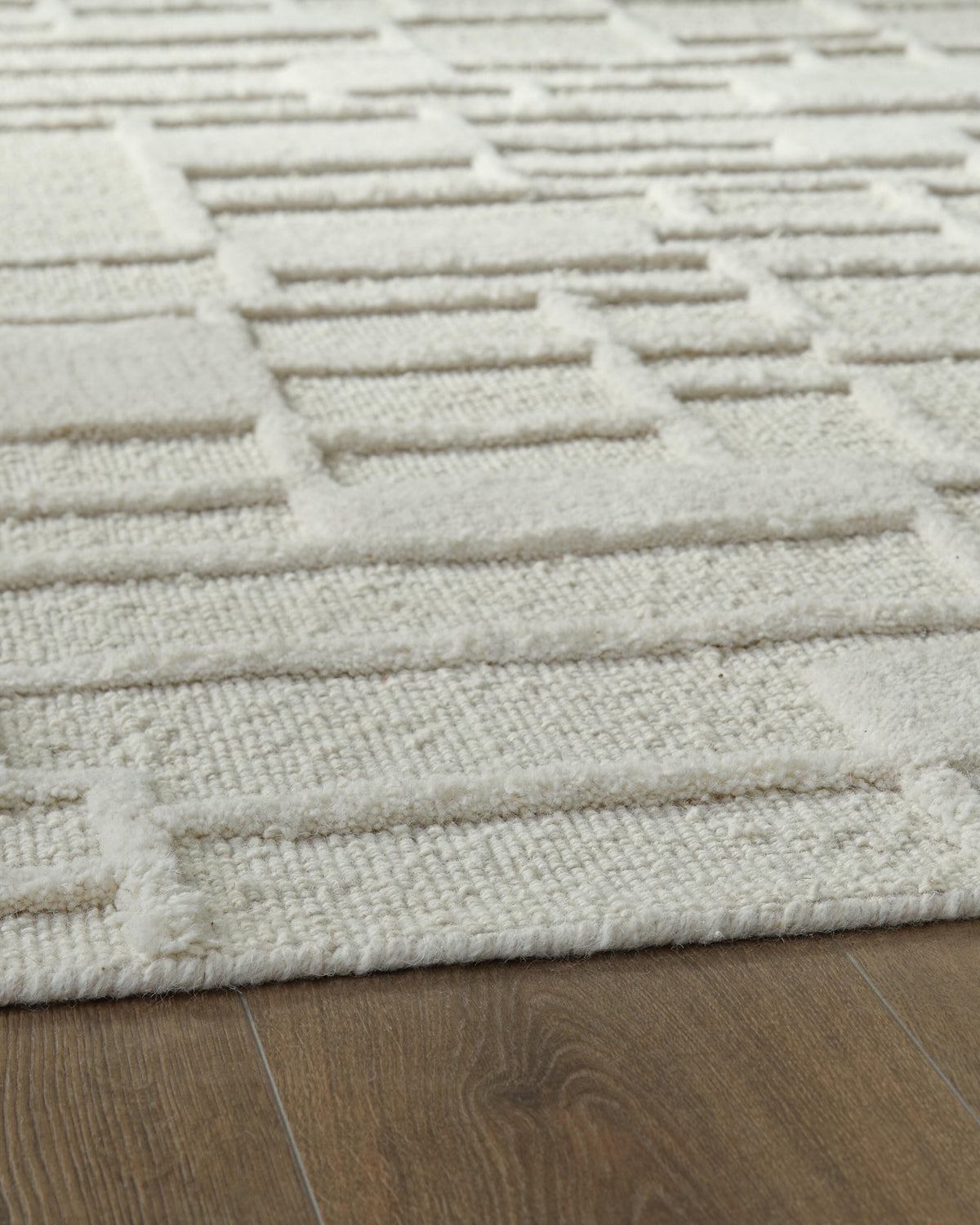 Empriss Medium Rug - 8' x 10'