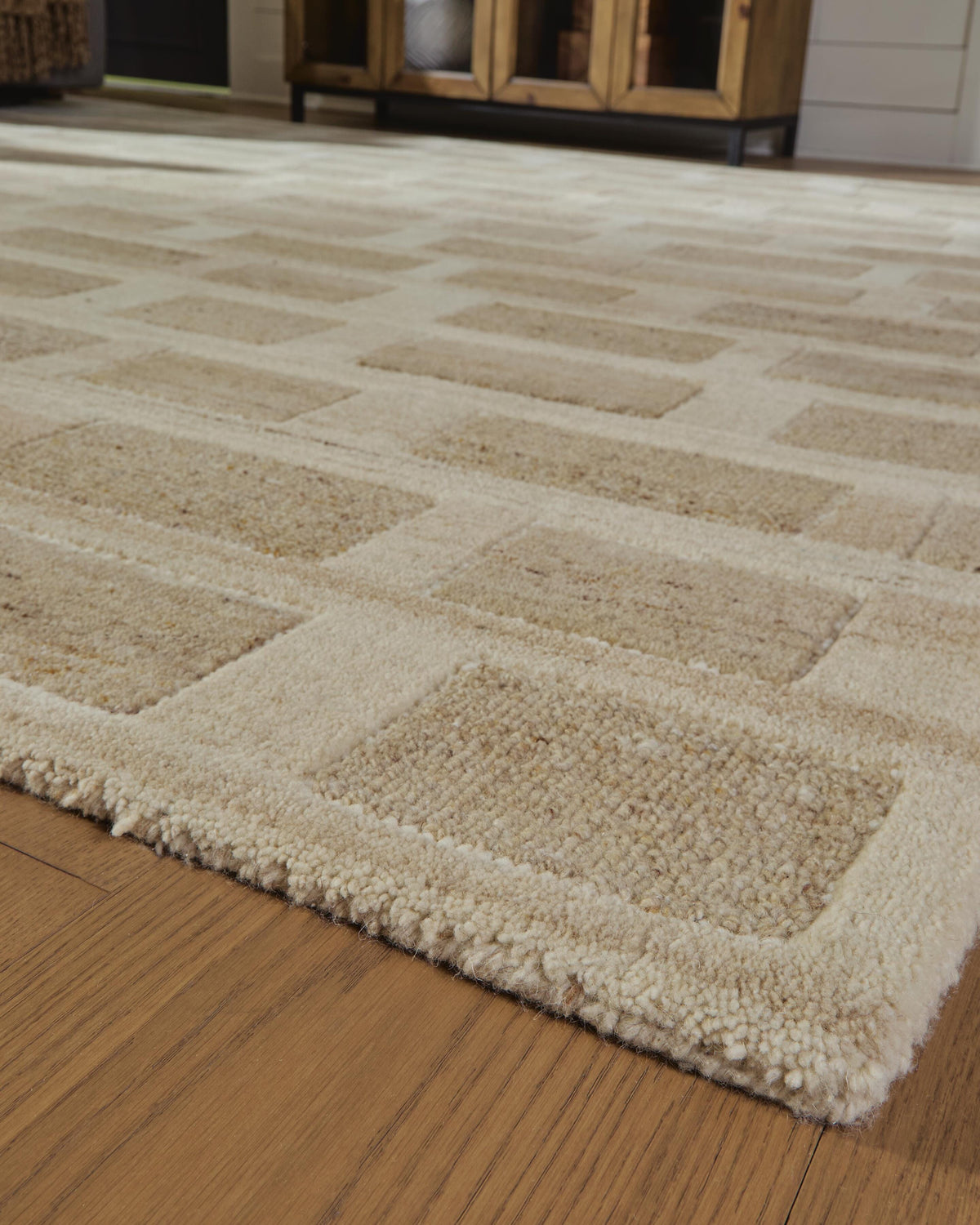 Lisgrove Medium Rug - 8' x 10'