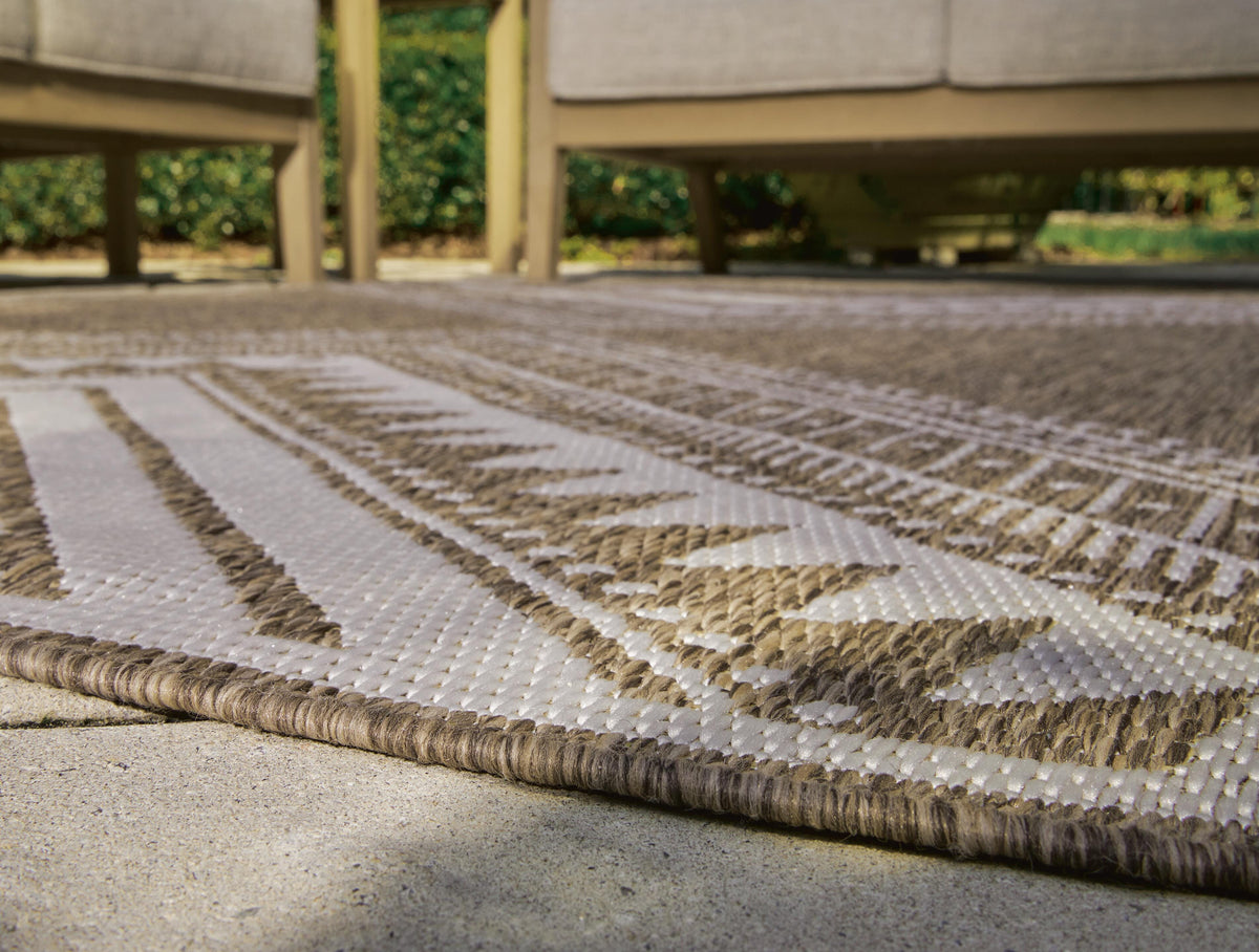 Dunsler I/O Medium Rug - 8' x 10'