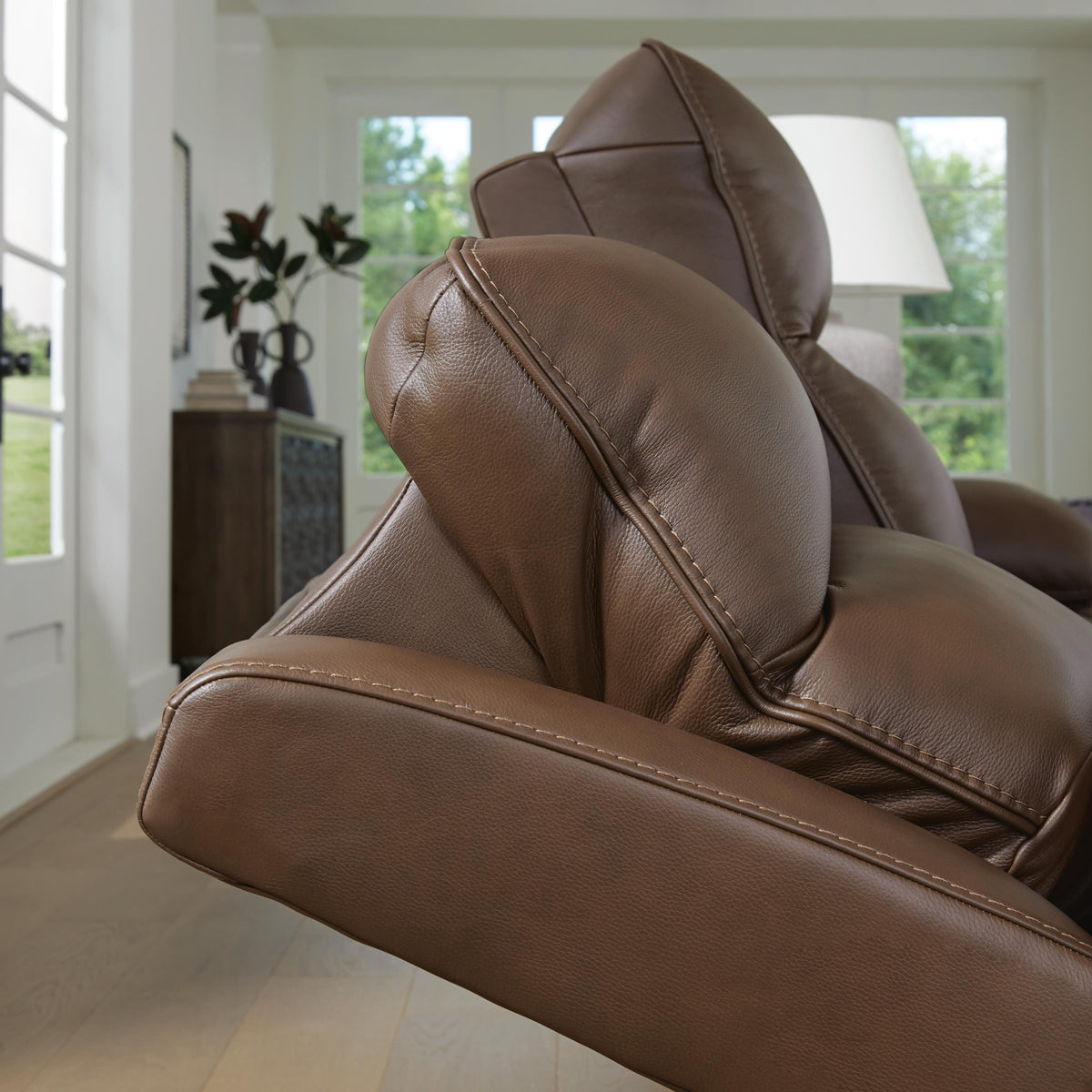 VonRyan PWR REC Loveseat/CON/ADJ HDRST Leather