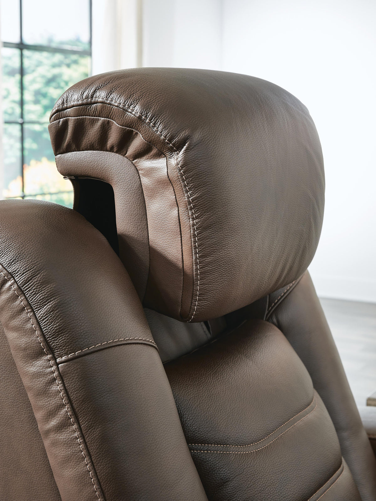 High Impact PWR Recliner/ADJ Headrest Leather
