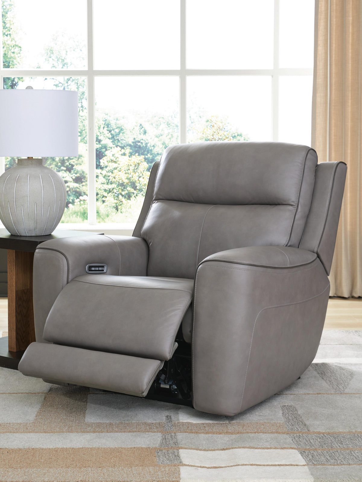 5Z-Comfort PWR Recliner/ADJ Headrest Leather