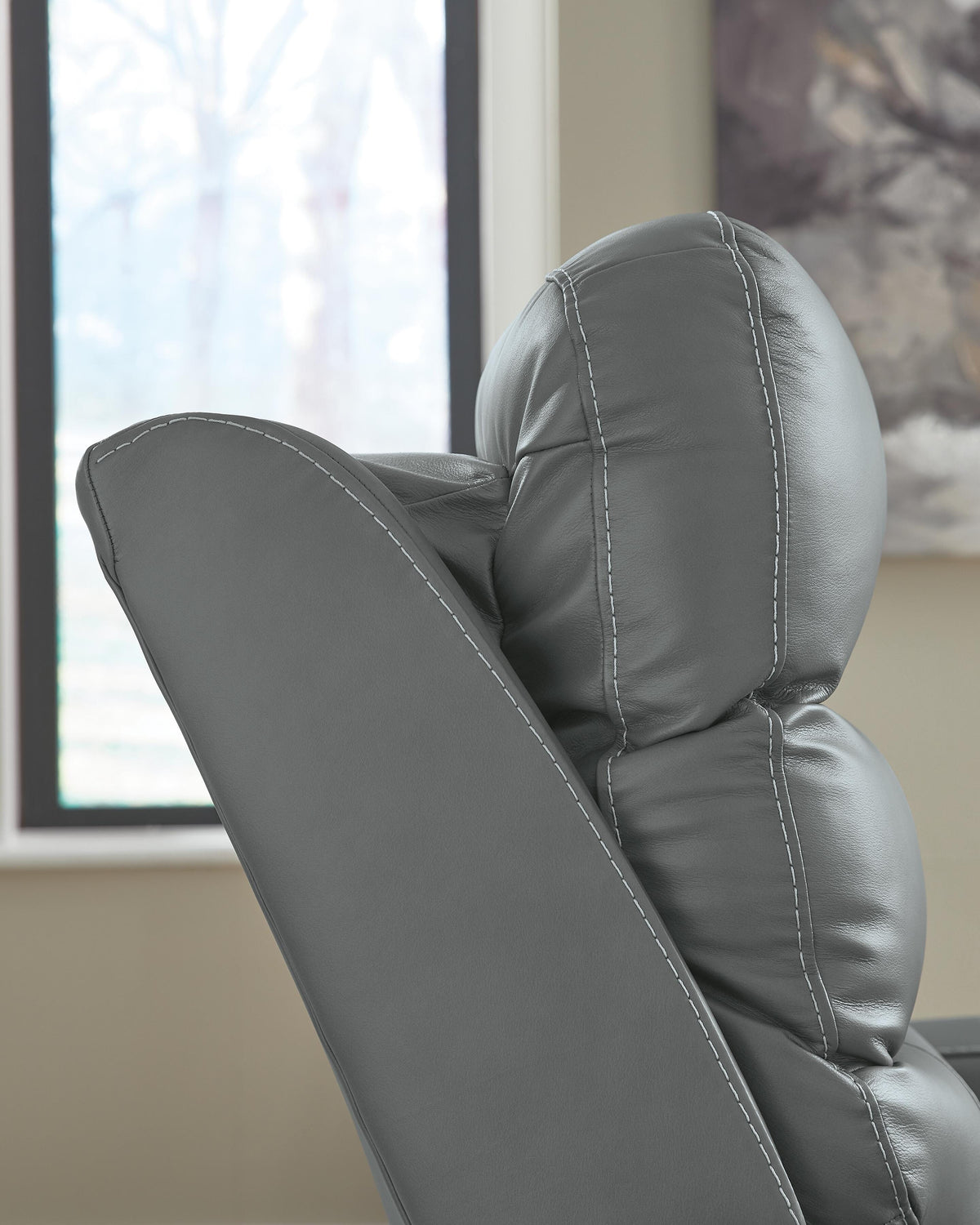 Pennacle Pier PWR Recliner/ADJ Headrest Leather