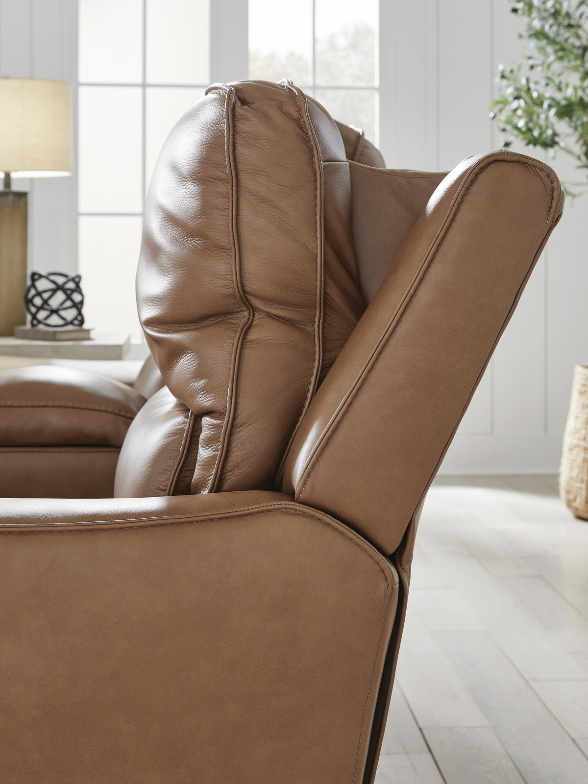 DeepWakes 2 Seat PWR REC Sofa ADJ HDREST Leather