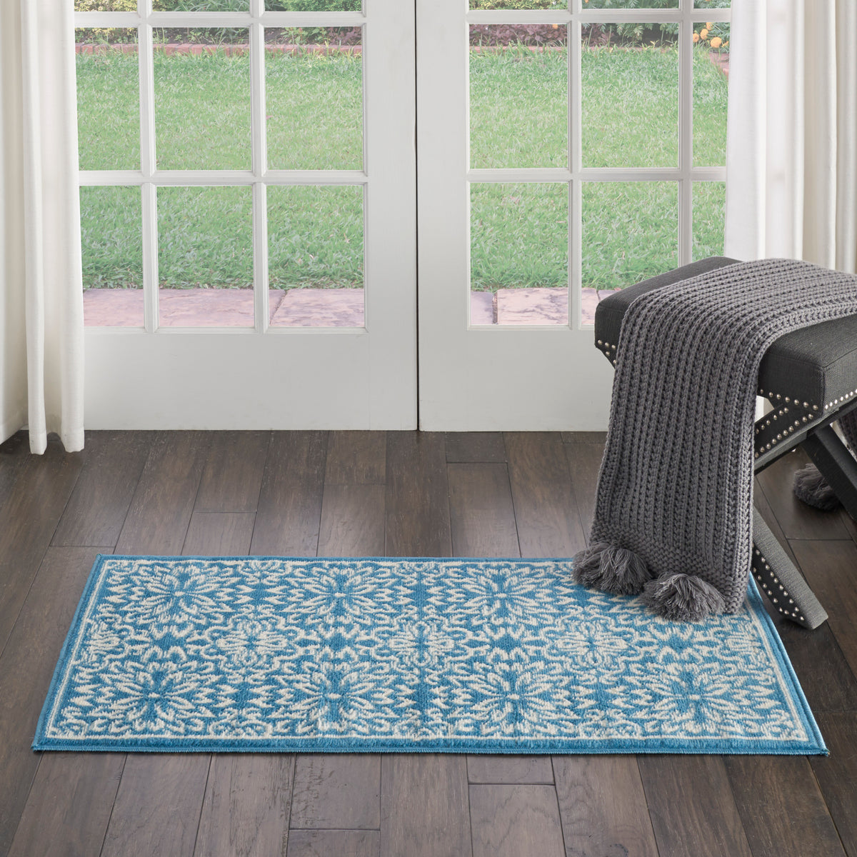 Jubilant JUB06 Ivory Blue Rug - room scene