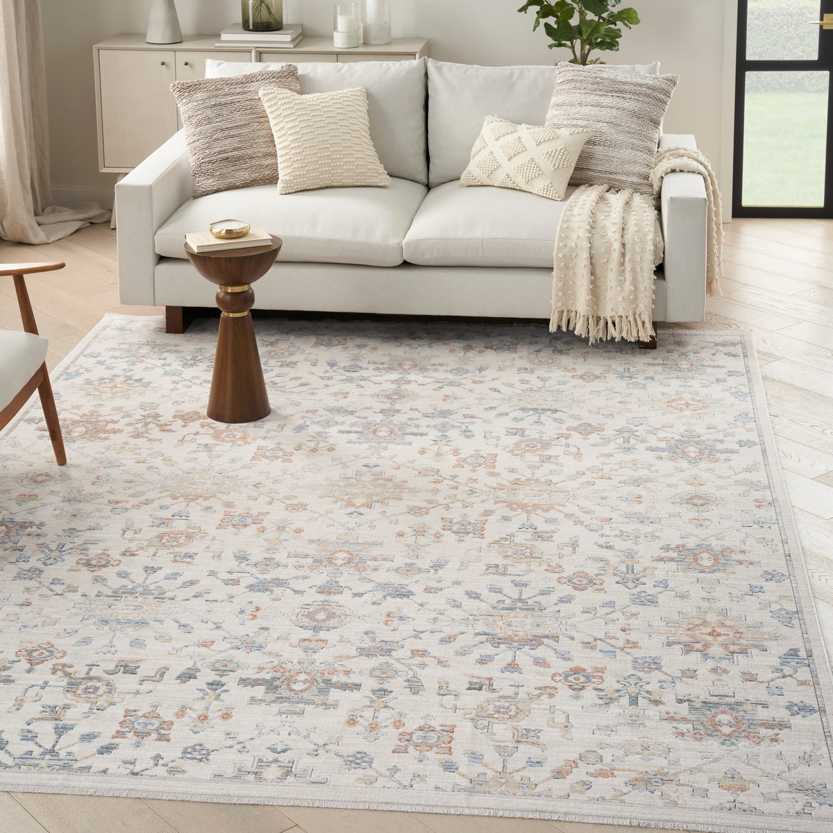 Elegant Heirlooms ELH02 Ivory Grey Rug - room scene