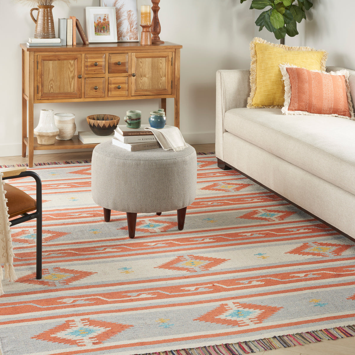 Baja BAJ03 Ivory Grey Rug - room scene