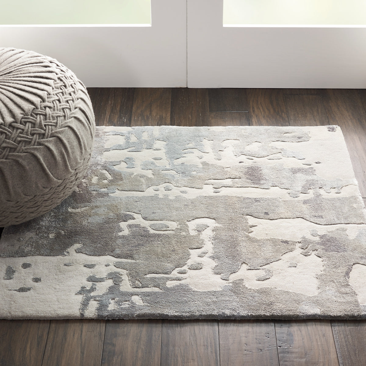 Prismatic PRS12 Silver Grey Rug - room scene