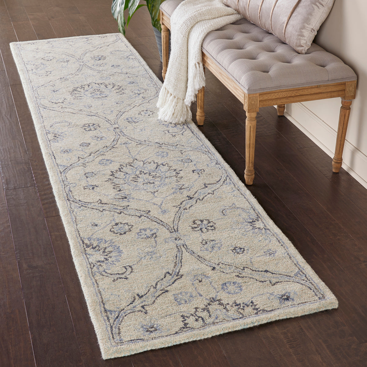 Jazmine JAZ03 Ivory Blue Rug - room scene
