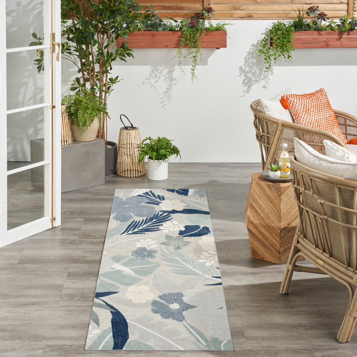 Suncoast SNC01 Grey Navy Rug - room scene