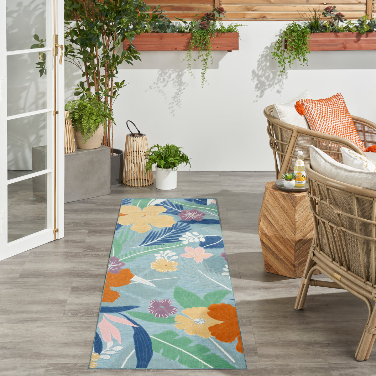 Suncoast SNC01 Blue Multicolor Rug - room scene