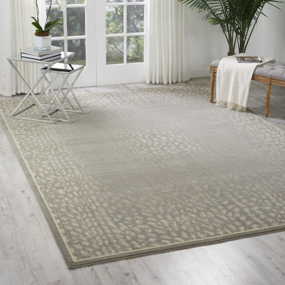 Riviera RI07 Silver Rug - room scene