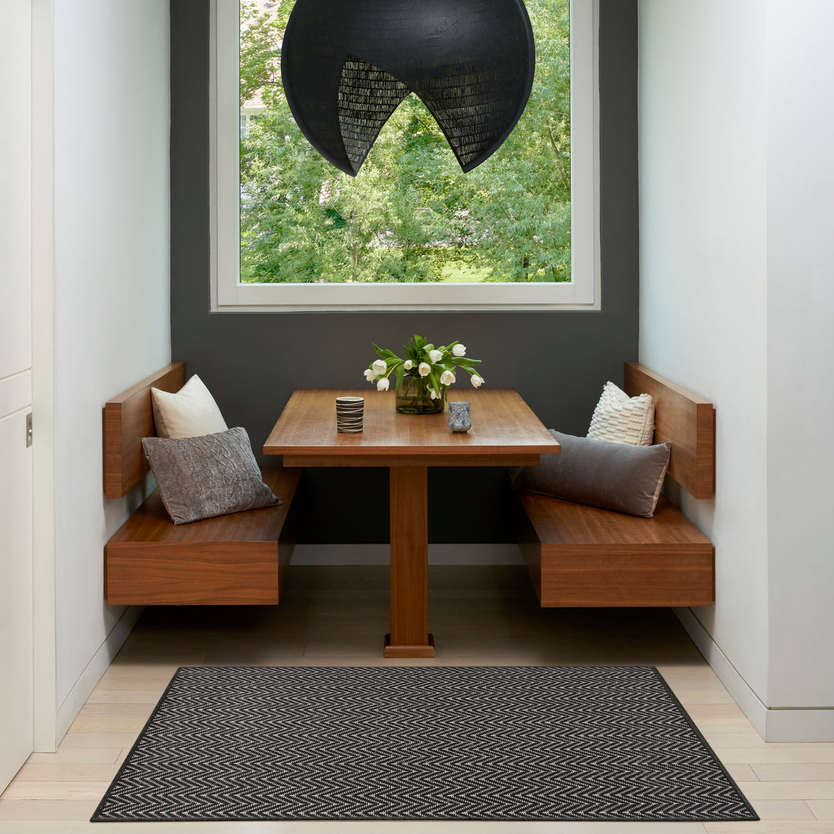 Horizon Indoor/Outdoor HOZ02 Black Rug - room scene
