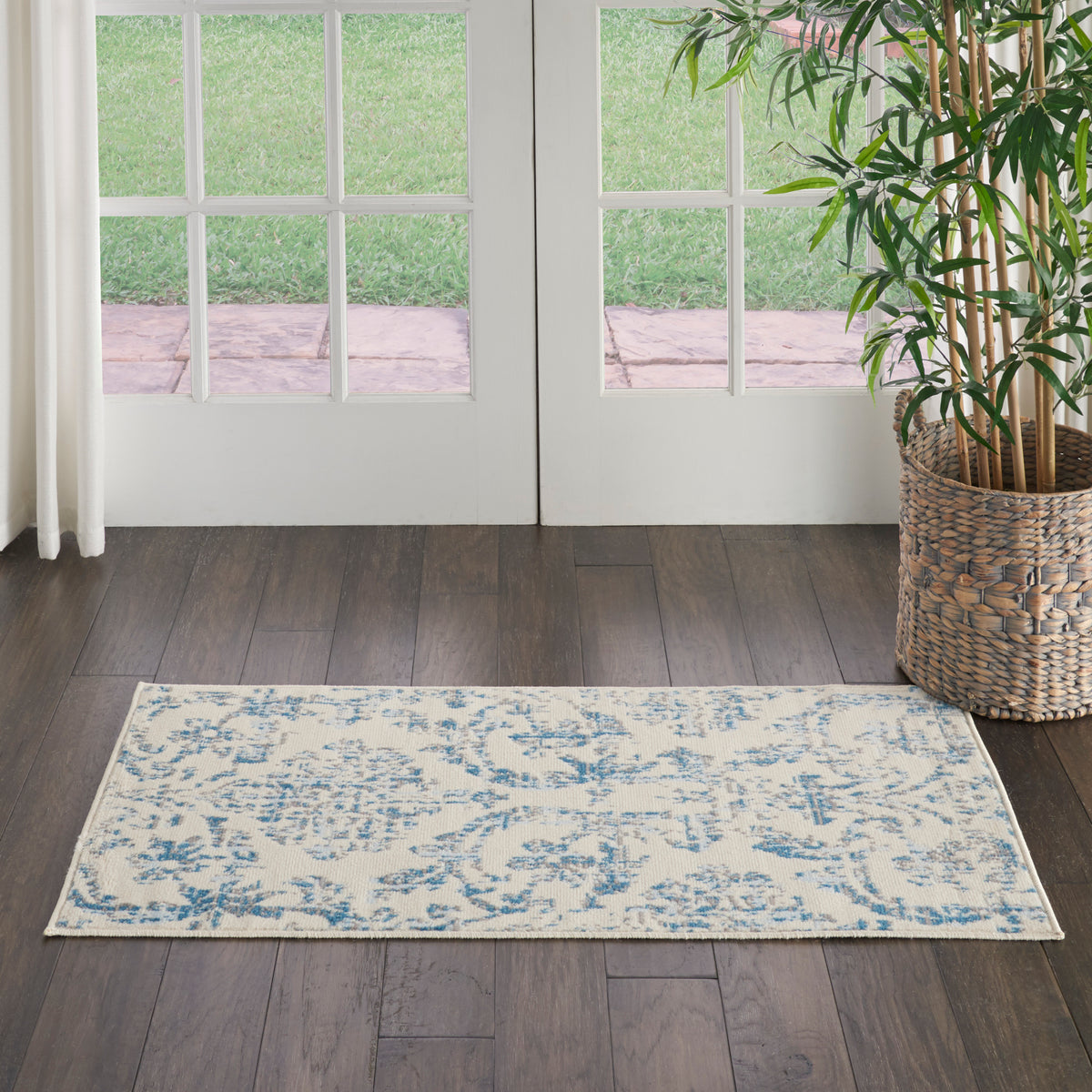 Jubilant JUB09 Ivory Blue Rug - room scene