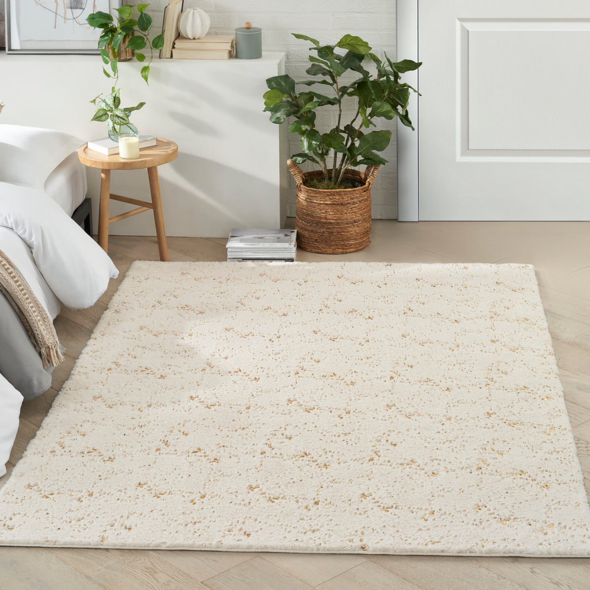 Cozy Shimmer CSH01 Ivory Gold Rug - room scene