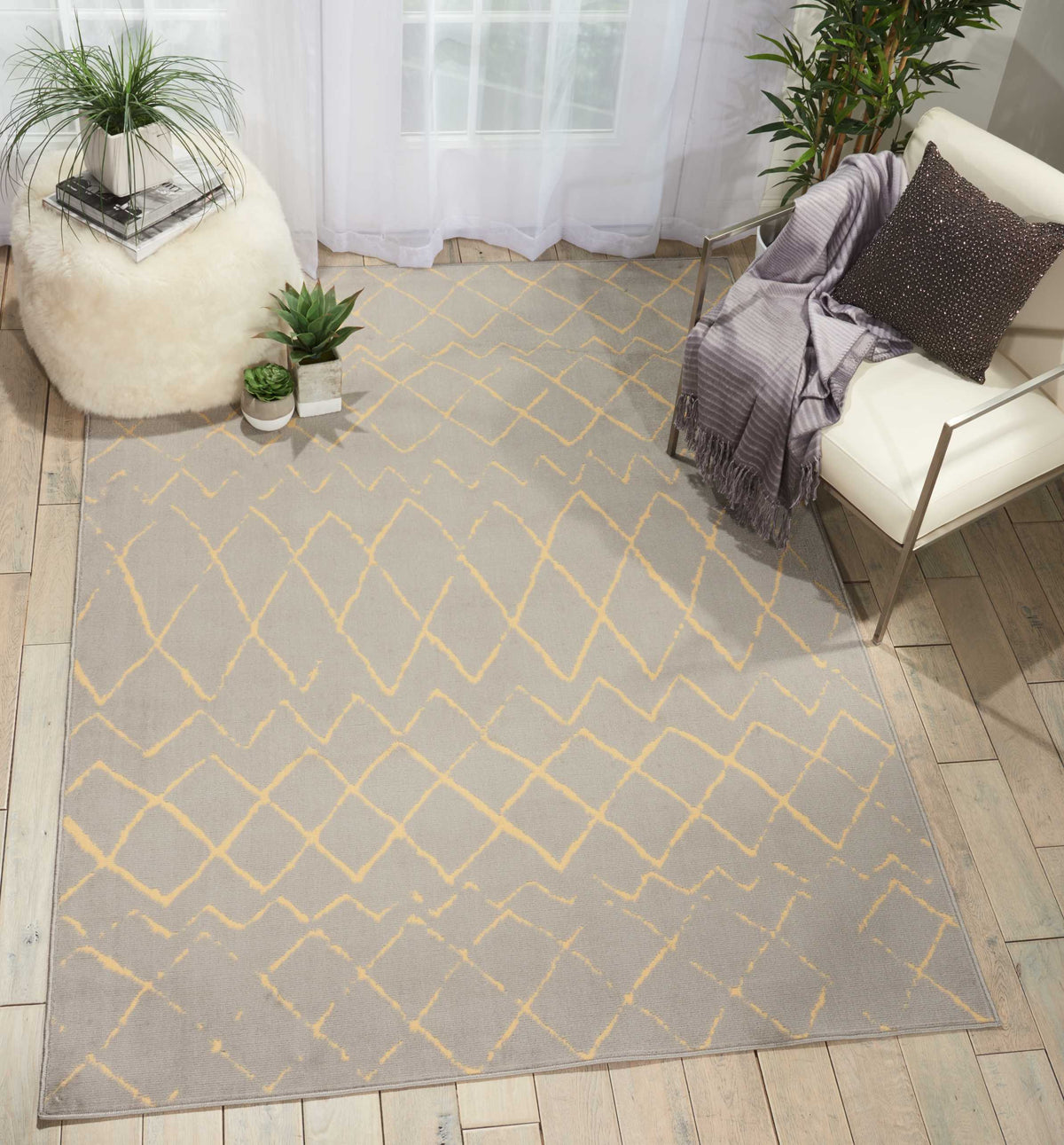 Grafix GRF04 Grey Rug - room scene