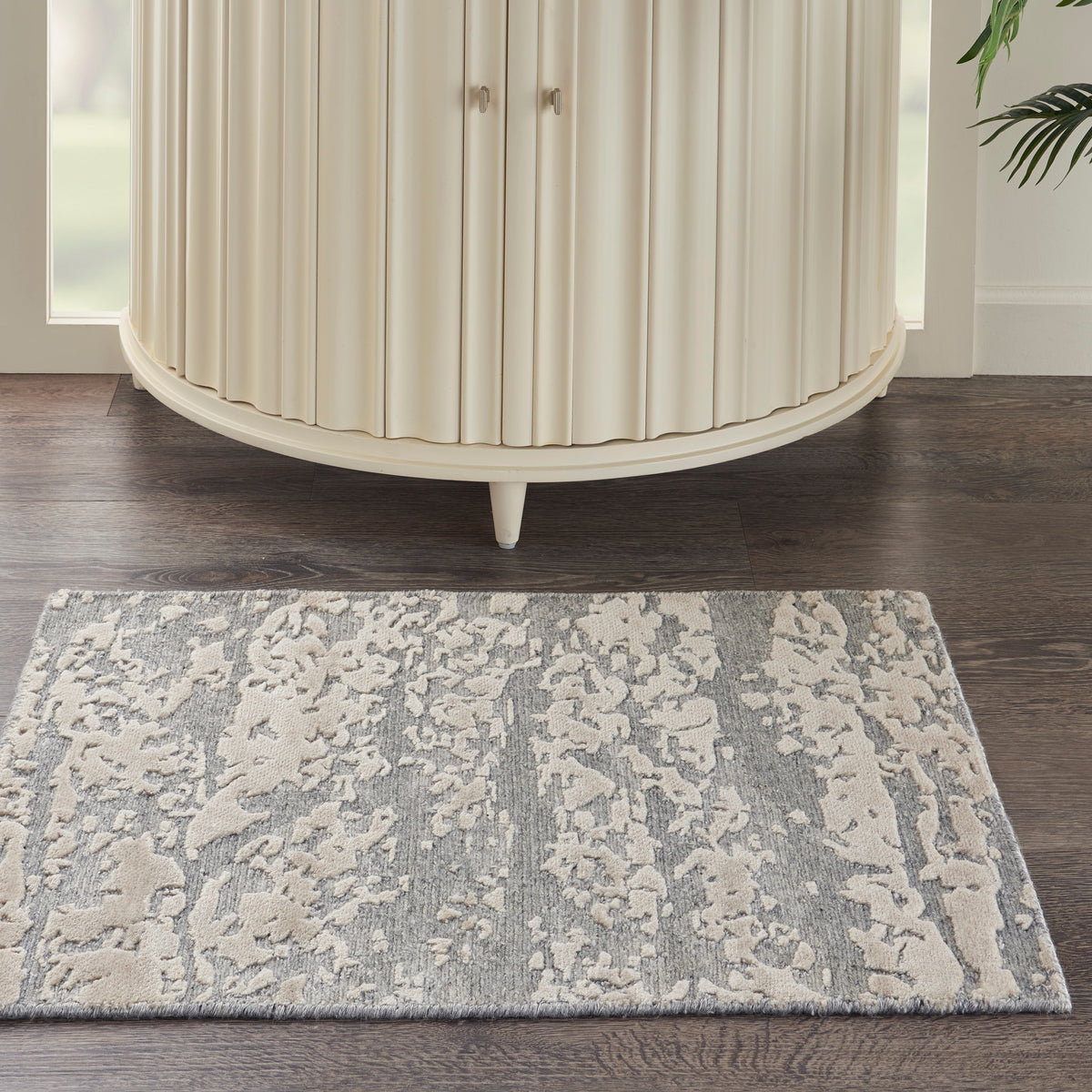 Divine DIV09 Sand Storm Rug - room scene