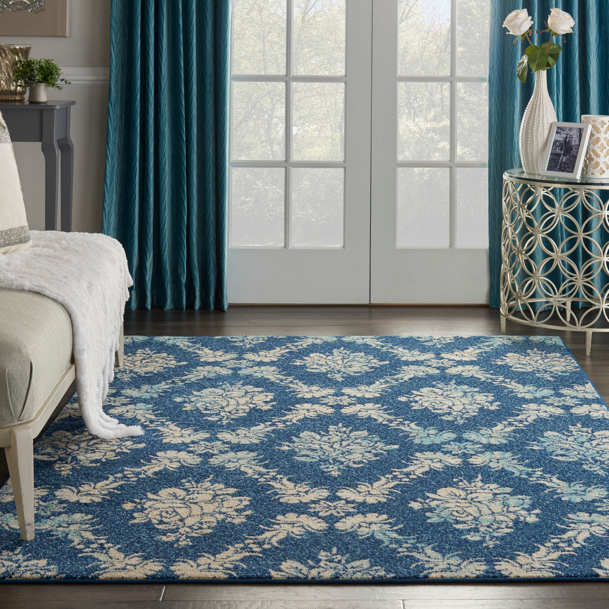 Tranquil TRA09 Navy Light Blue Rug - room scene