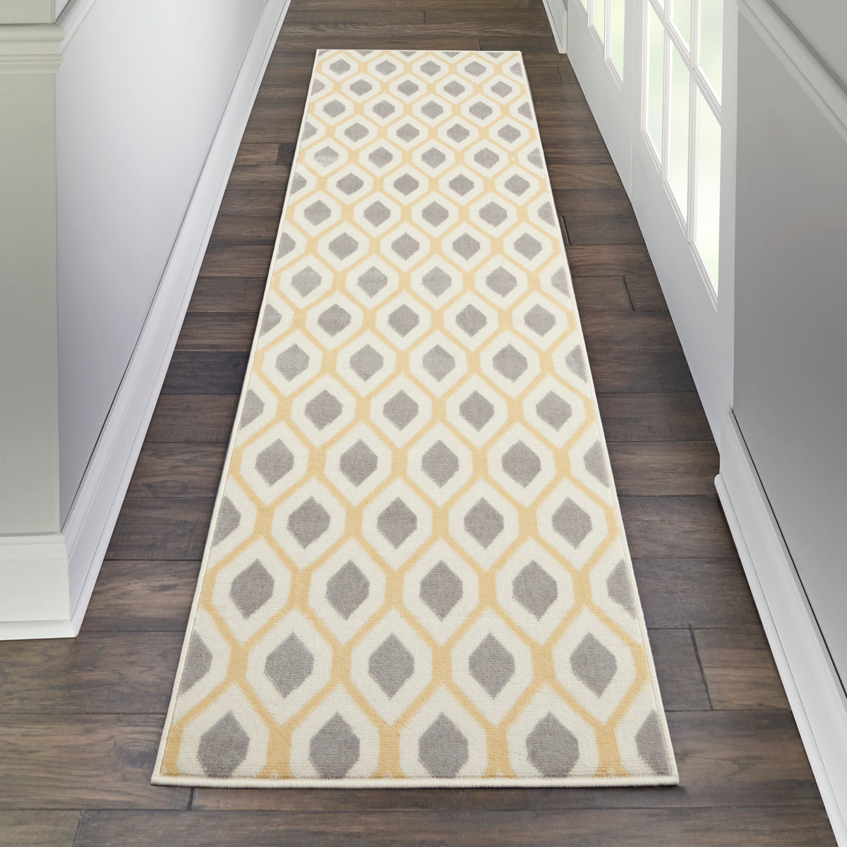 Grafix GRF22 White Rug - room scene