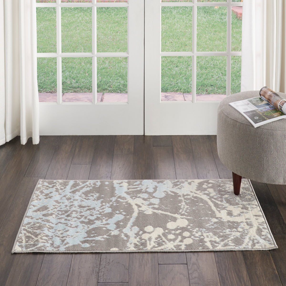 Jubilant JUB12 Grey Rug - room scene