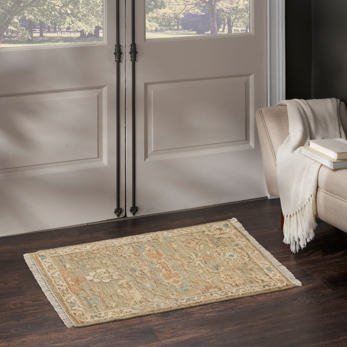 Heritage Vine HTV04 Charcoal Rug - room scene