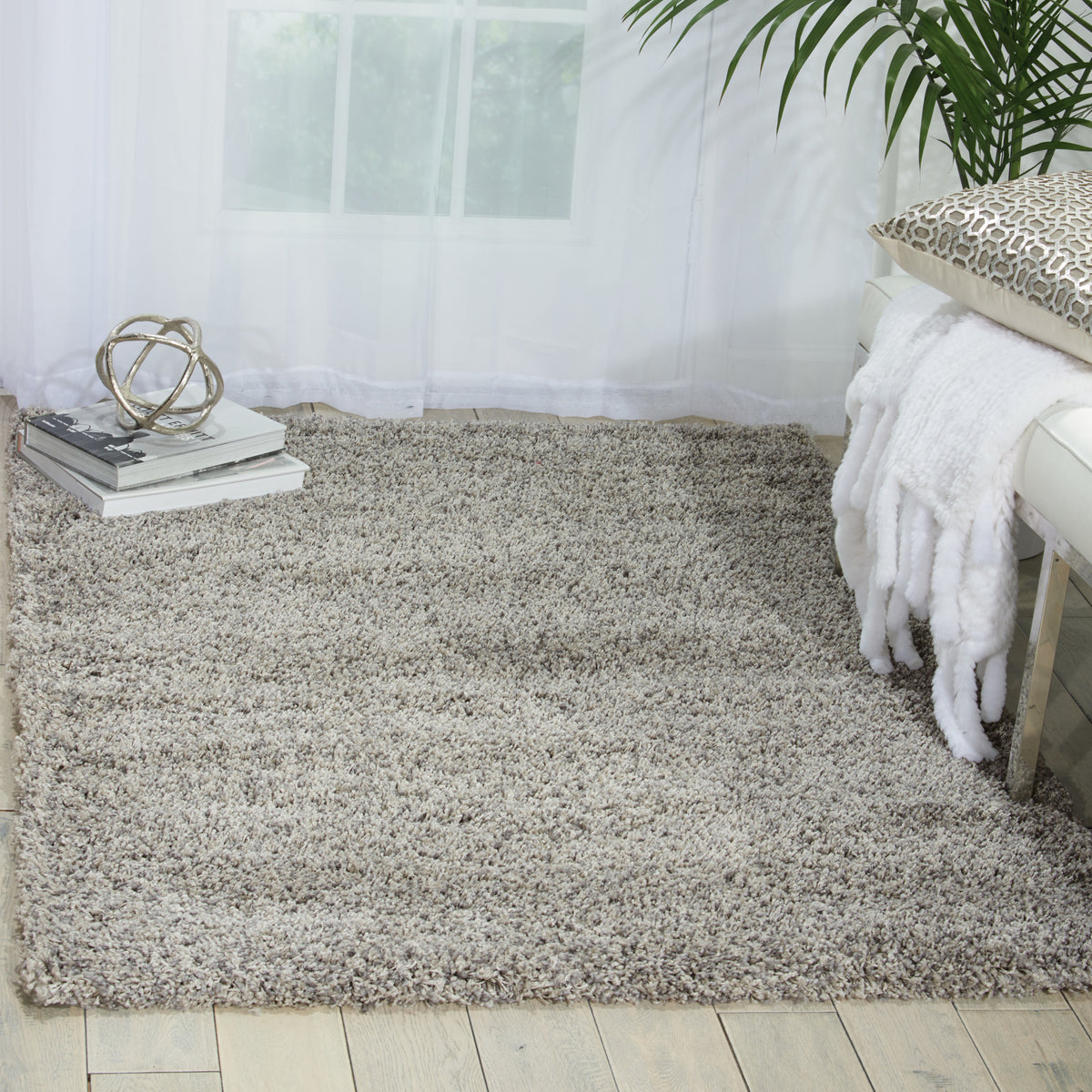 Amore AMOR1 Light Grey Rug - room scene