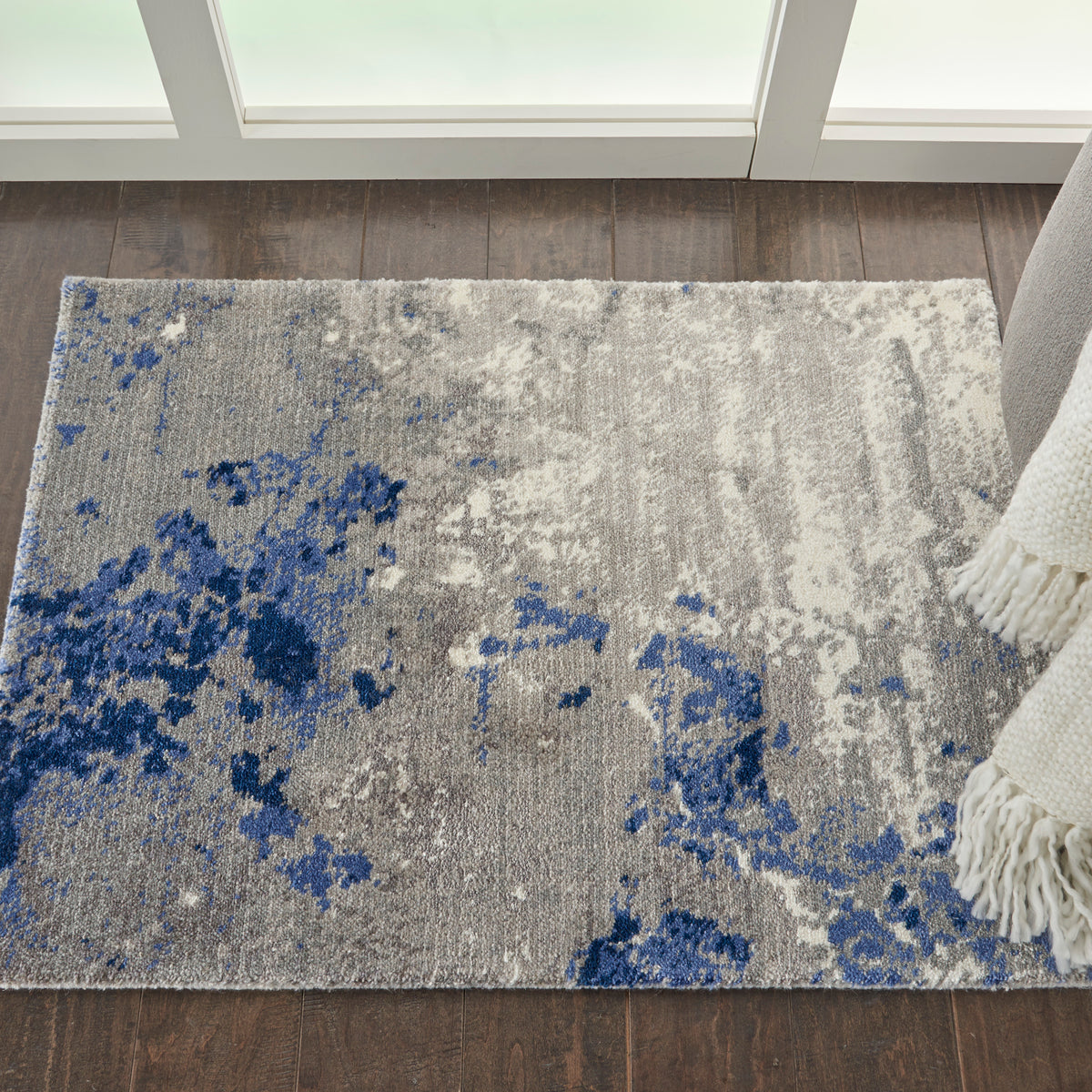 Twilight TWI22 Blue Grey Rug - room scene