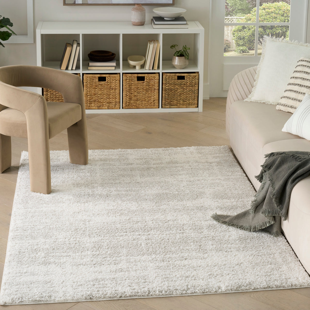 Modern Shag MMD04 Ivory Grey Rug - room scene