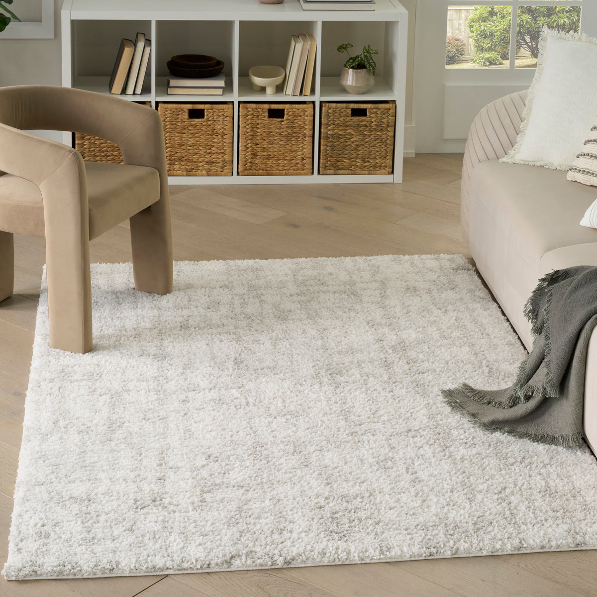 Modern Shag MMD06 Ivory Grey Rug - room scene