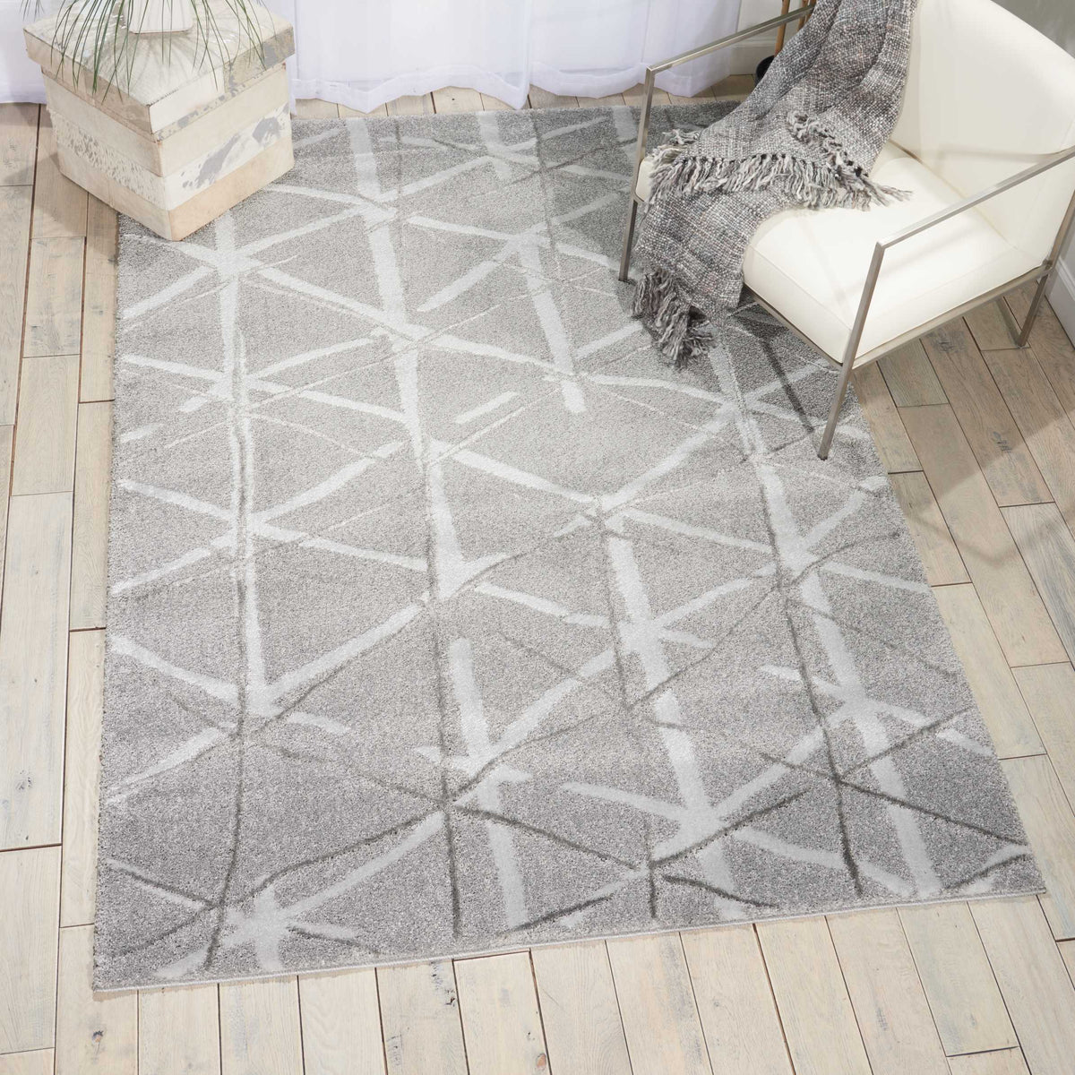 Ingenue KIH33 Silver Rug - room scene