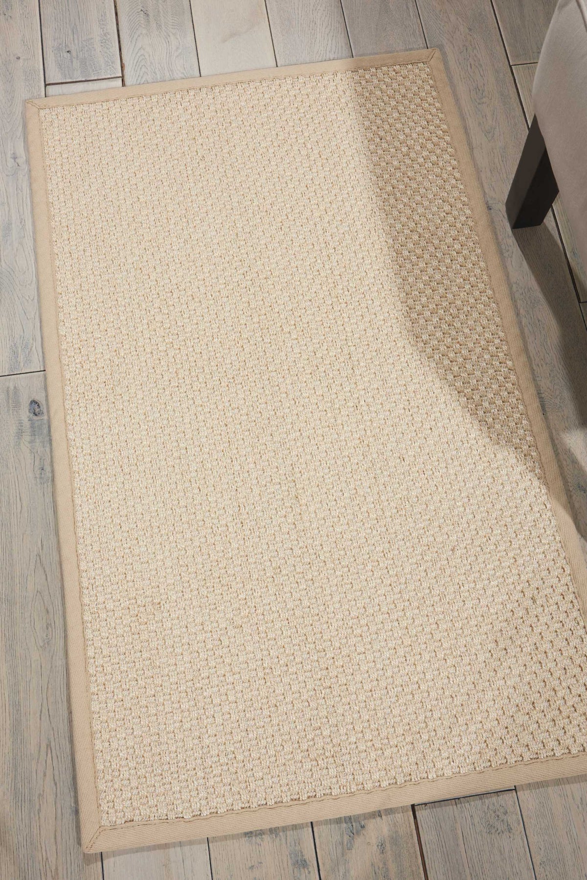 Beechwood BE003 Ivory Rug - room scene