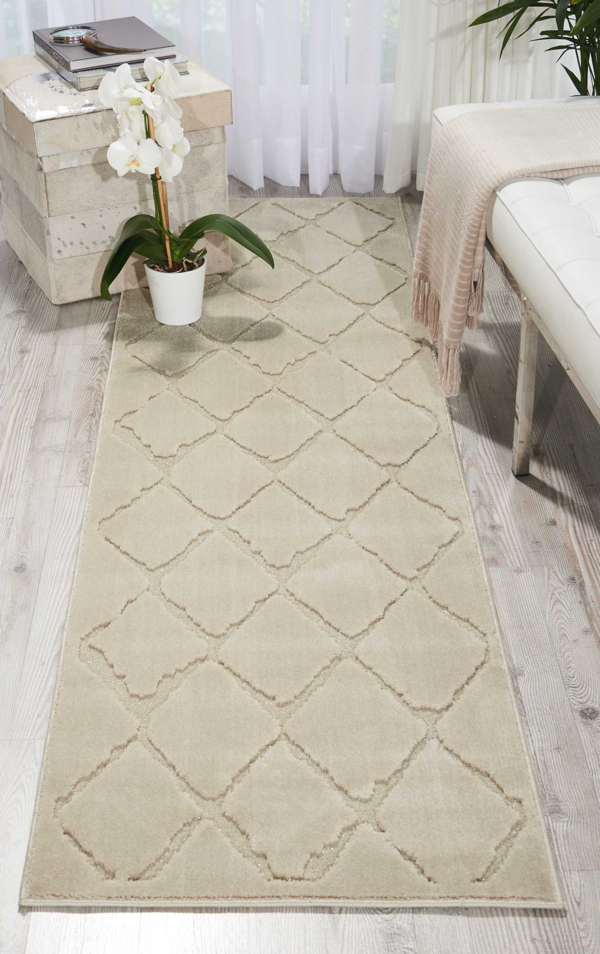 Gleam MA601 Ivory Rug - room scene