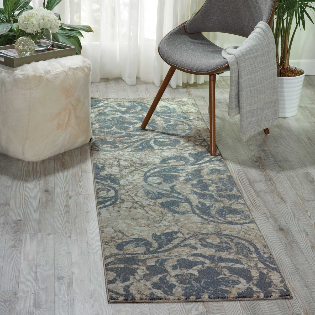 Maxell MAE10 Ivory Blue Rug - room scene